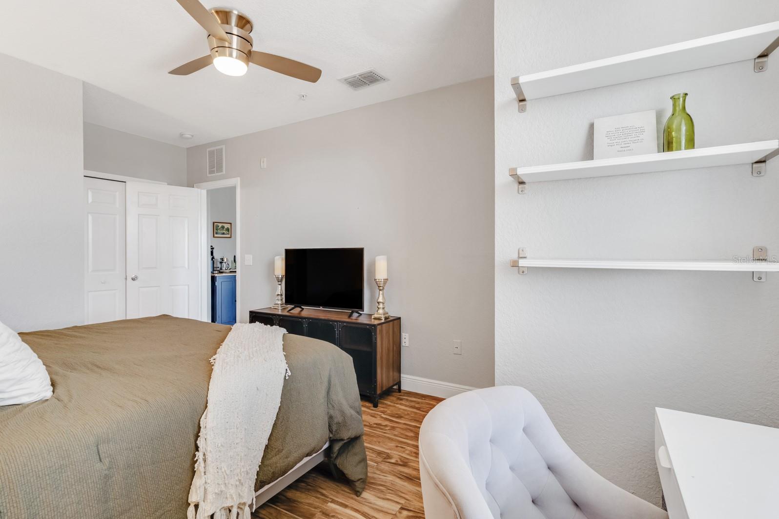 5550 E MICHIGAN ST #1325