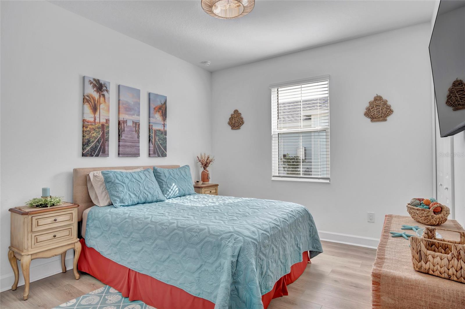 324 GYPSY PALACE LN
