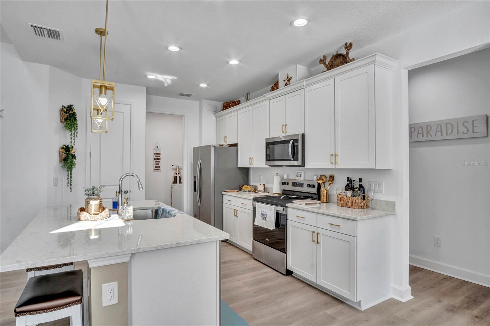 324 GYPSY PALACE LN
