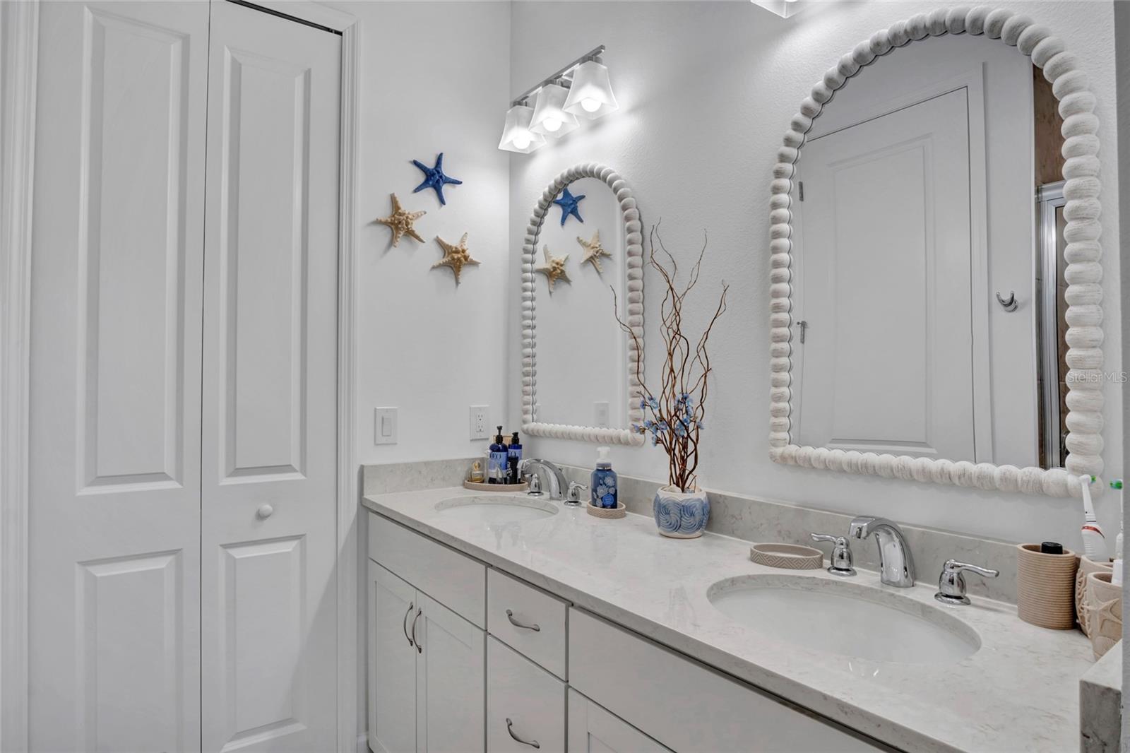 324 GYPSY PALACE LN