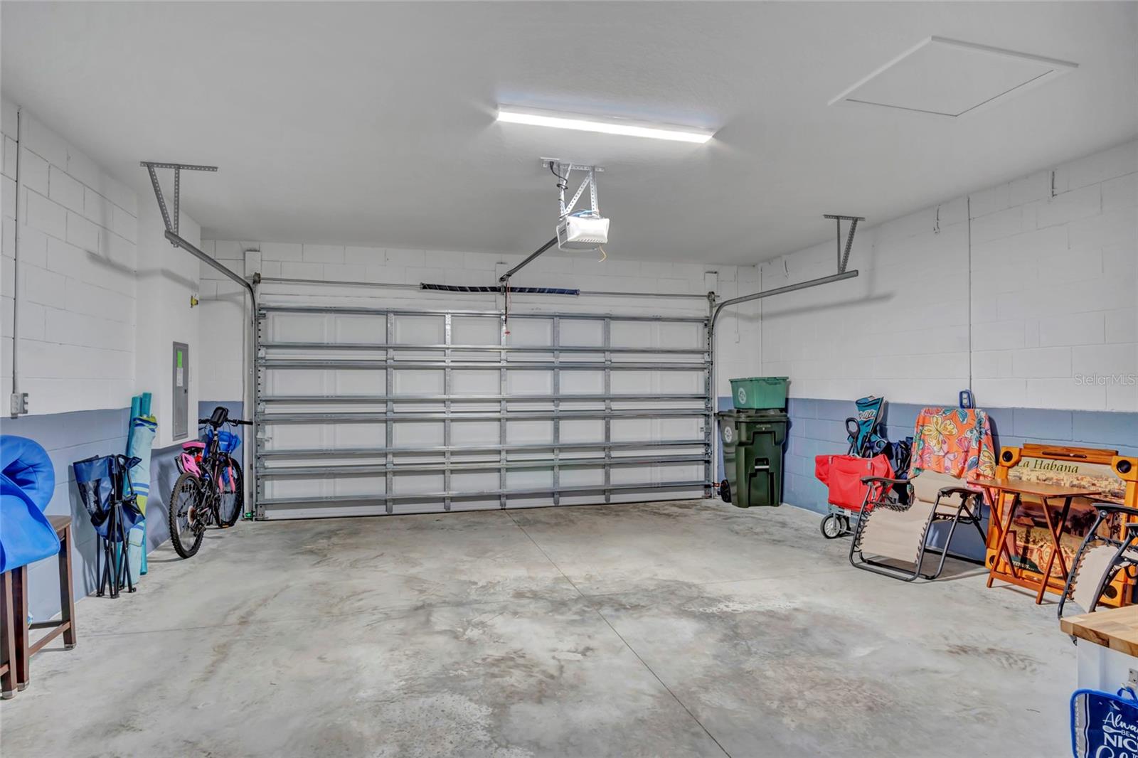 324 GYPSY PALACE LN