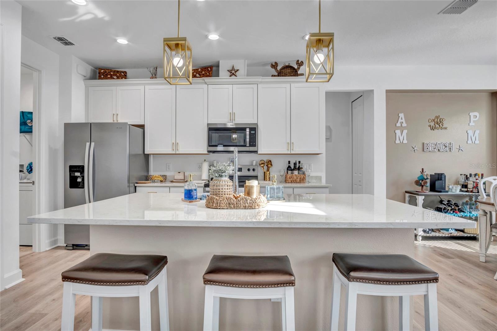 324 GYPSY PALACE LN