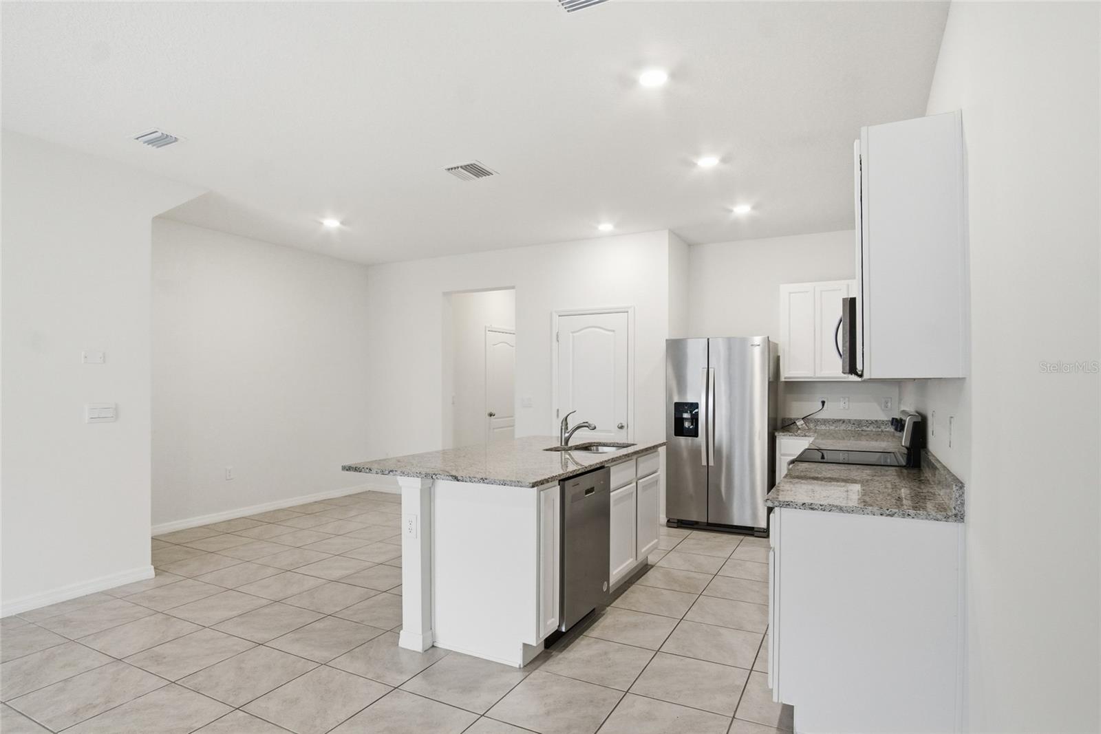 1535 LUMBER AVE