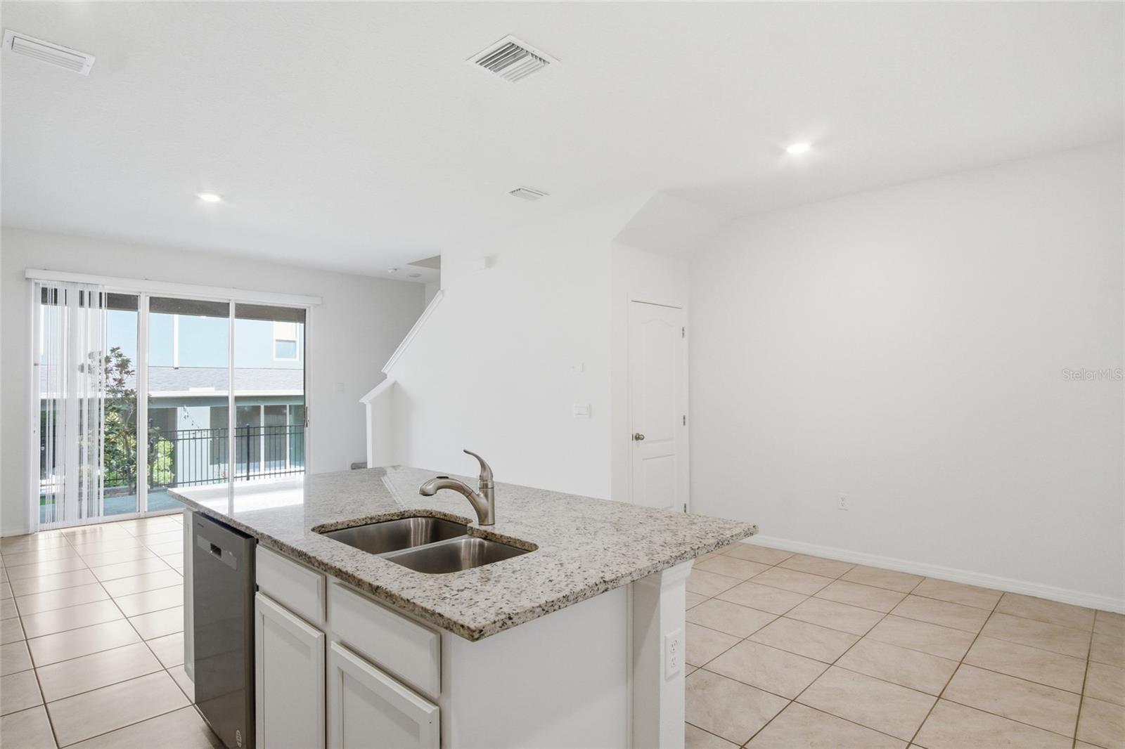 1535 LUMBER AVE