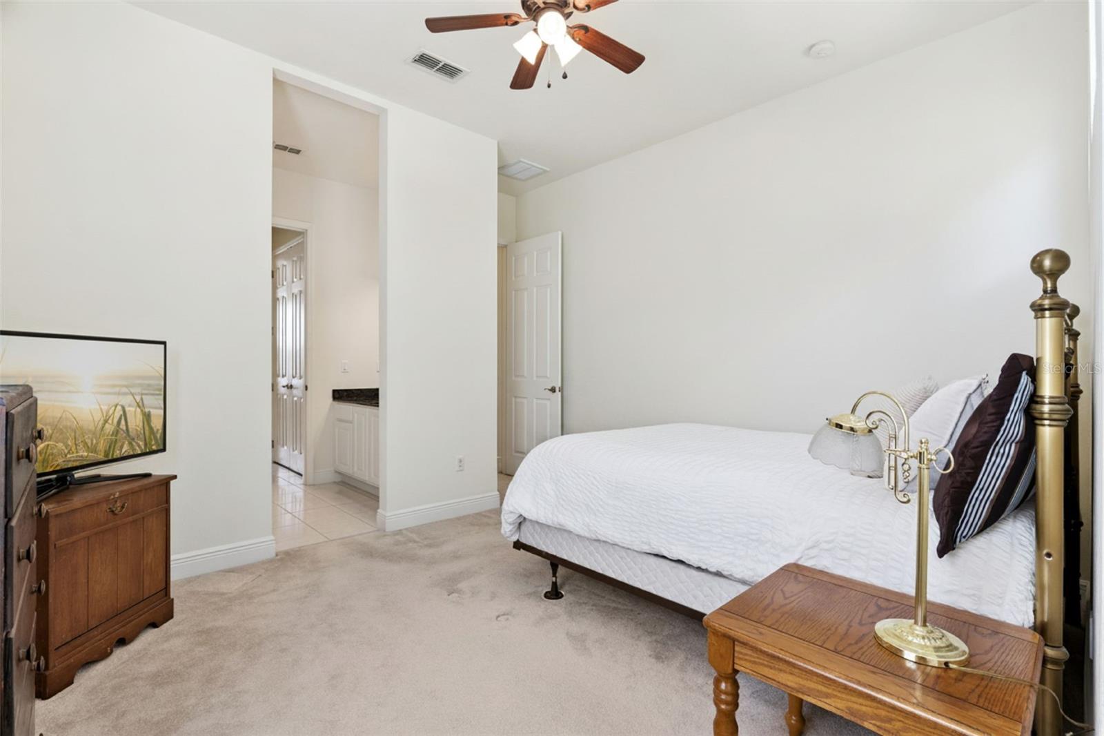 1270 GREEN VISTA CIR