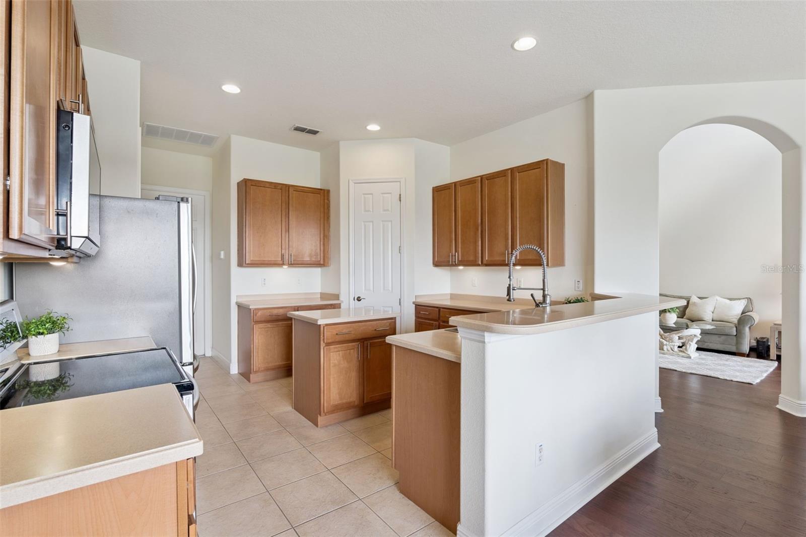 1270 GREEN VISTA CIR
