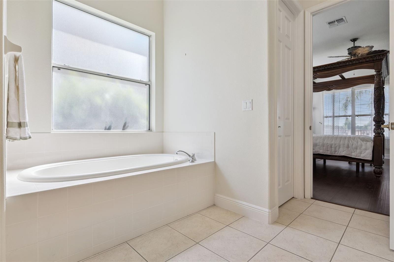 1270 GREEN VISTA CIR