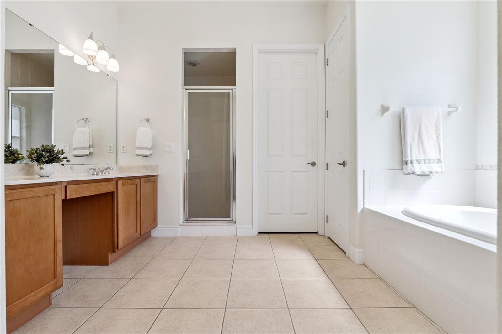 1270 GREEN VISTA CIR