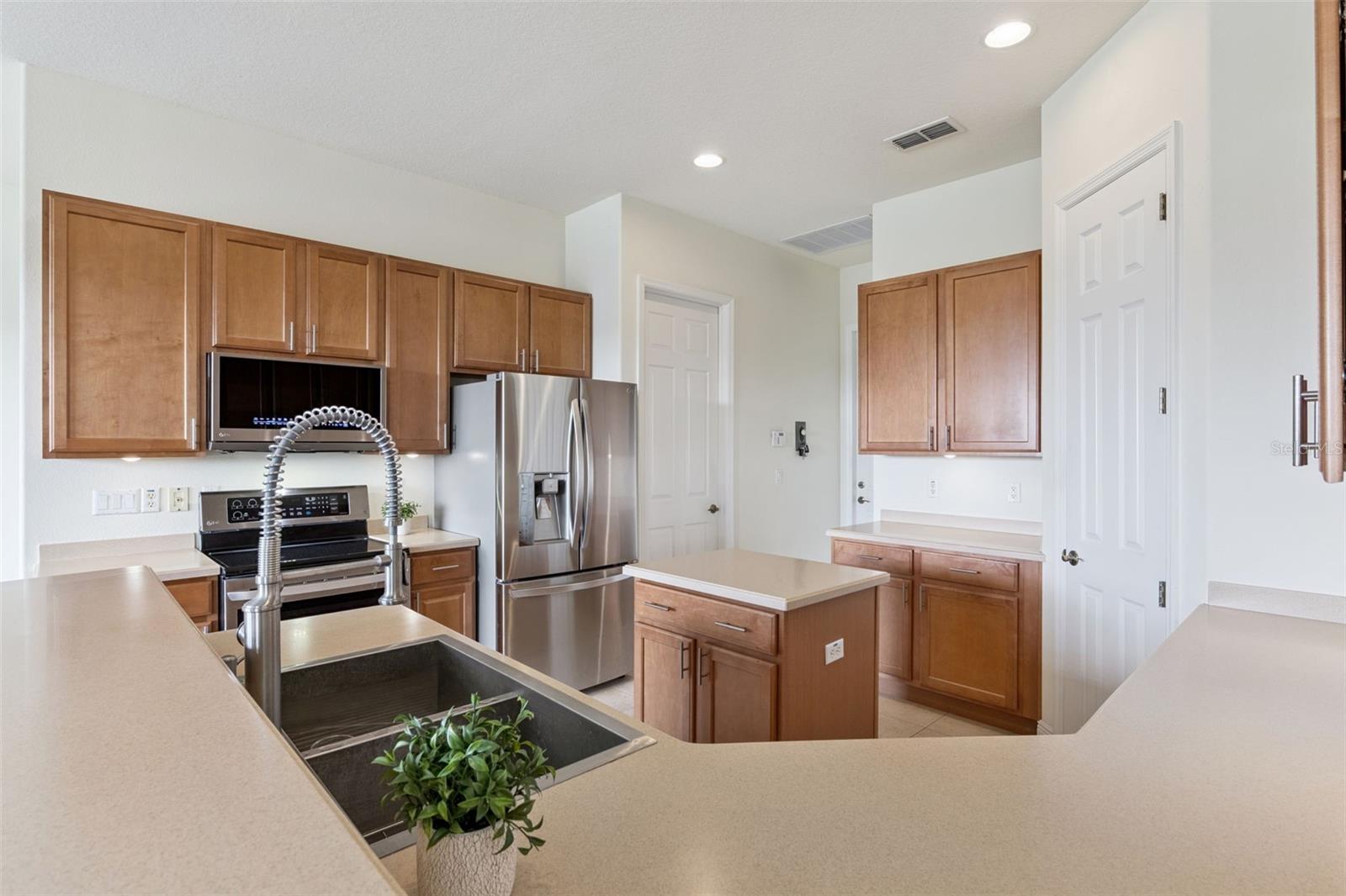 1270 GREEN VISTA CIR