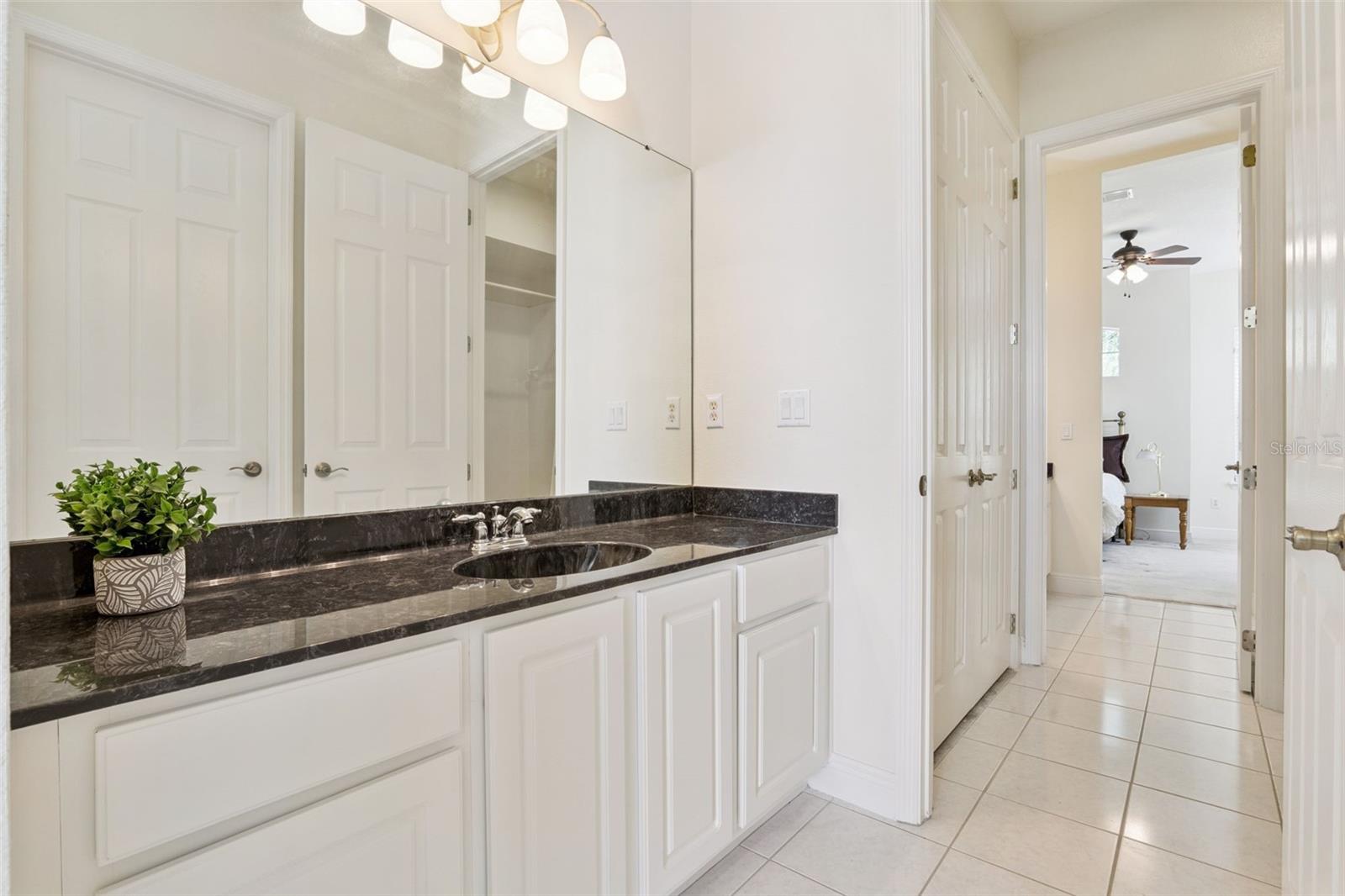 1270 GREEN VISTA CIR