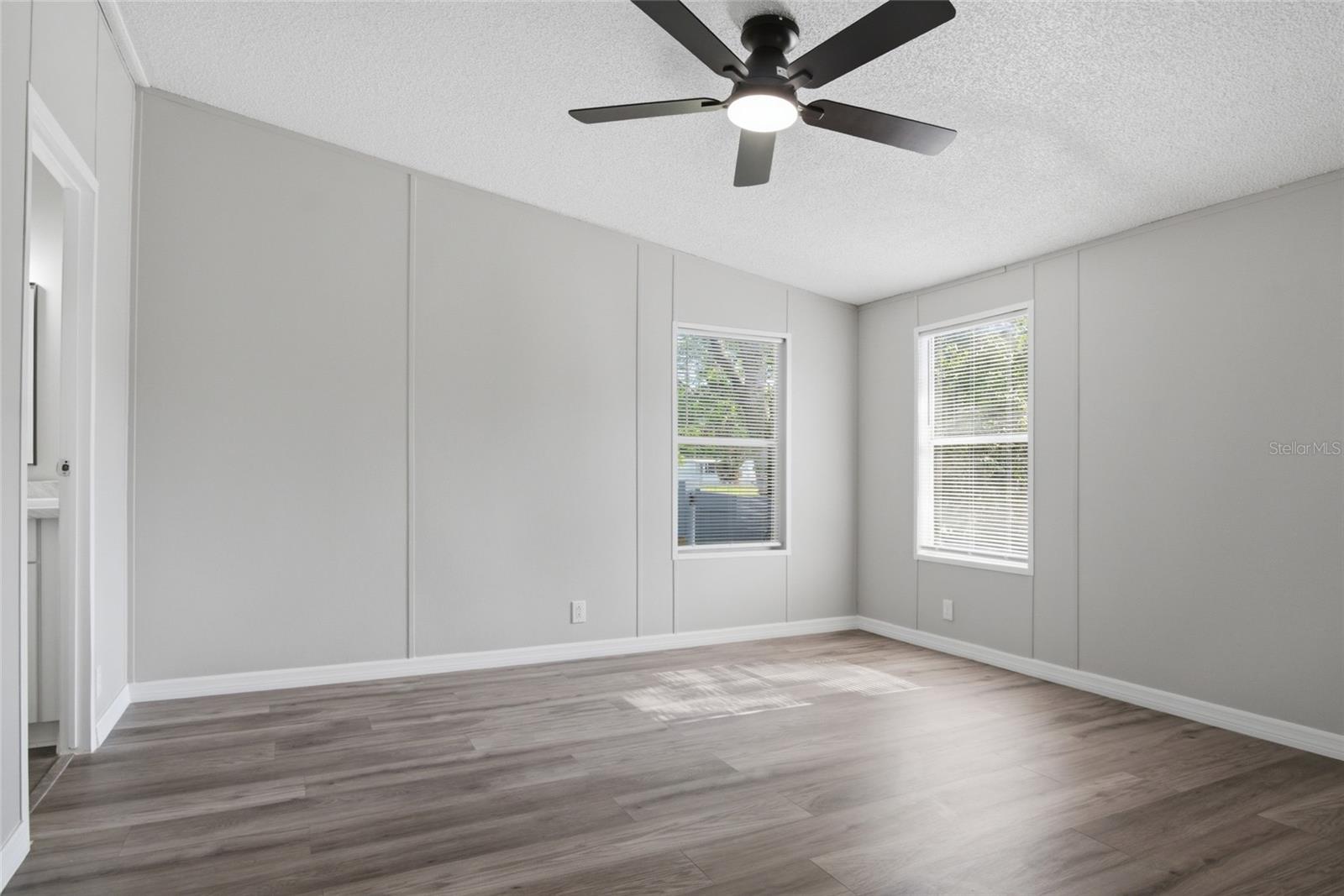4519 MOBILAIRE DR