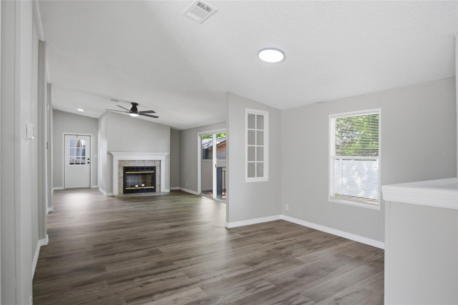 4519 MOBILAIRE DR