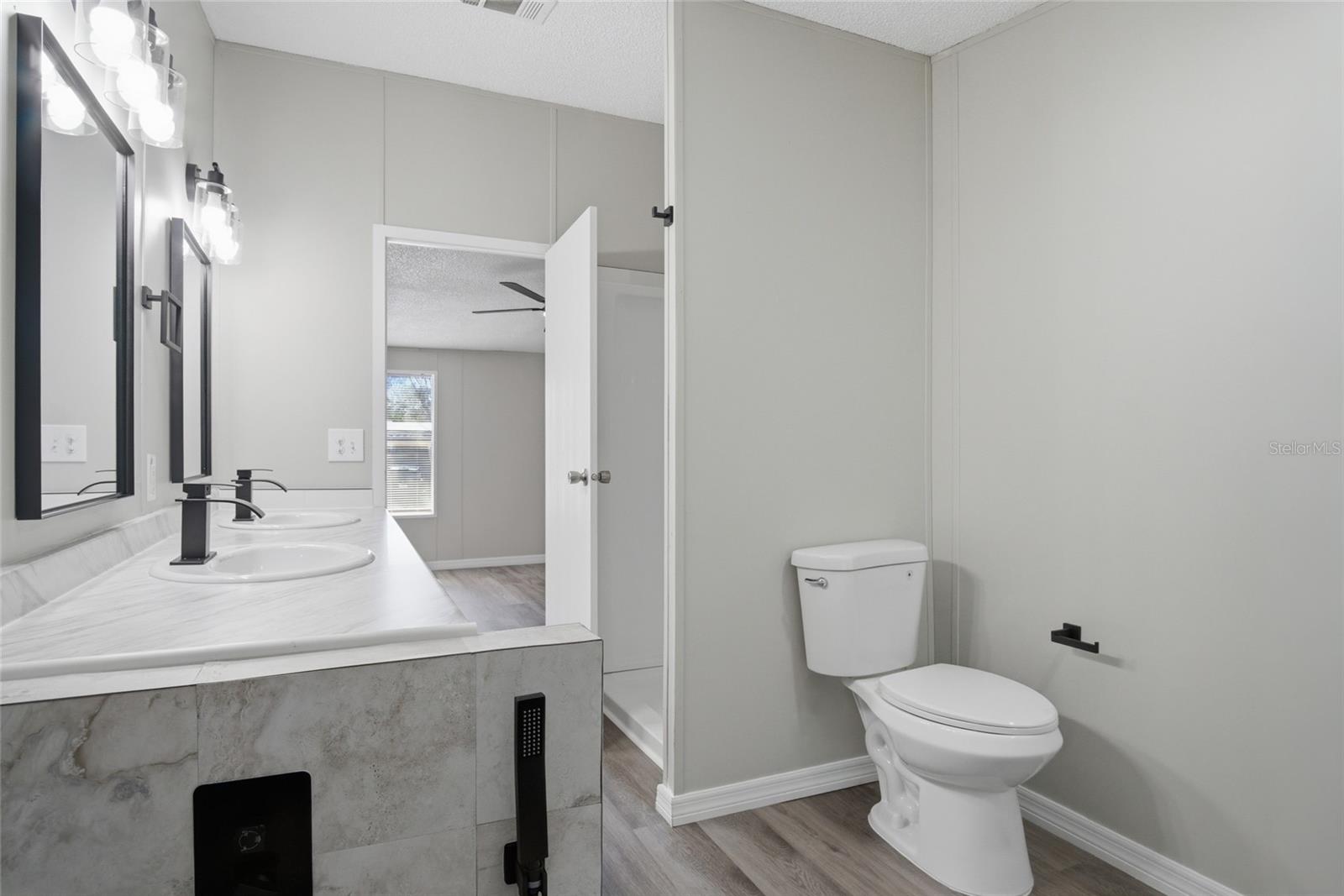 4519 MOBILAIRE DR