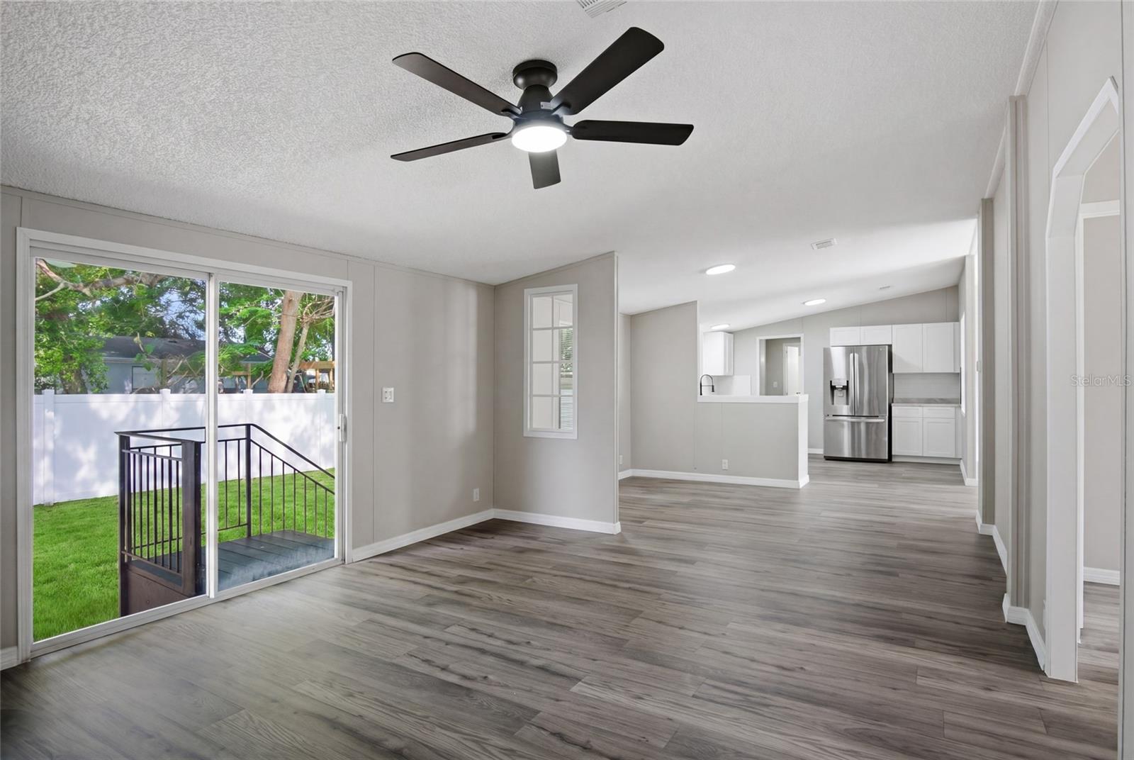 4519 MOBILAIRE DR