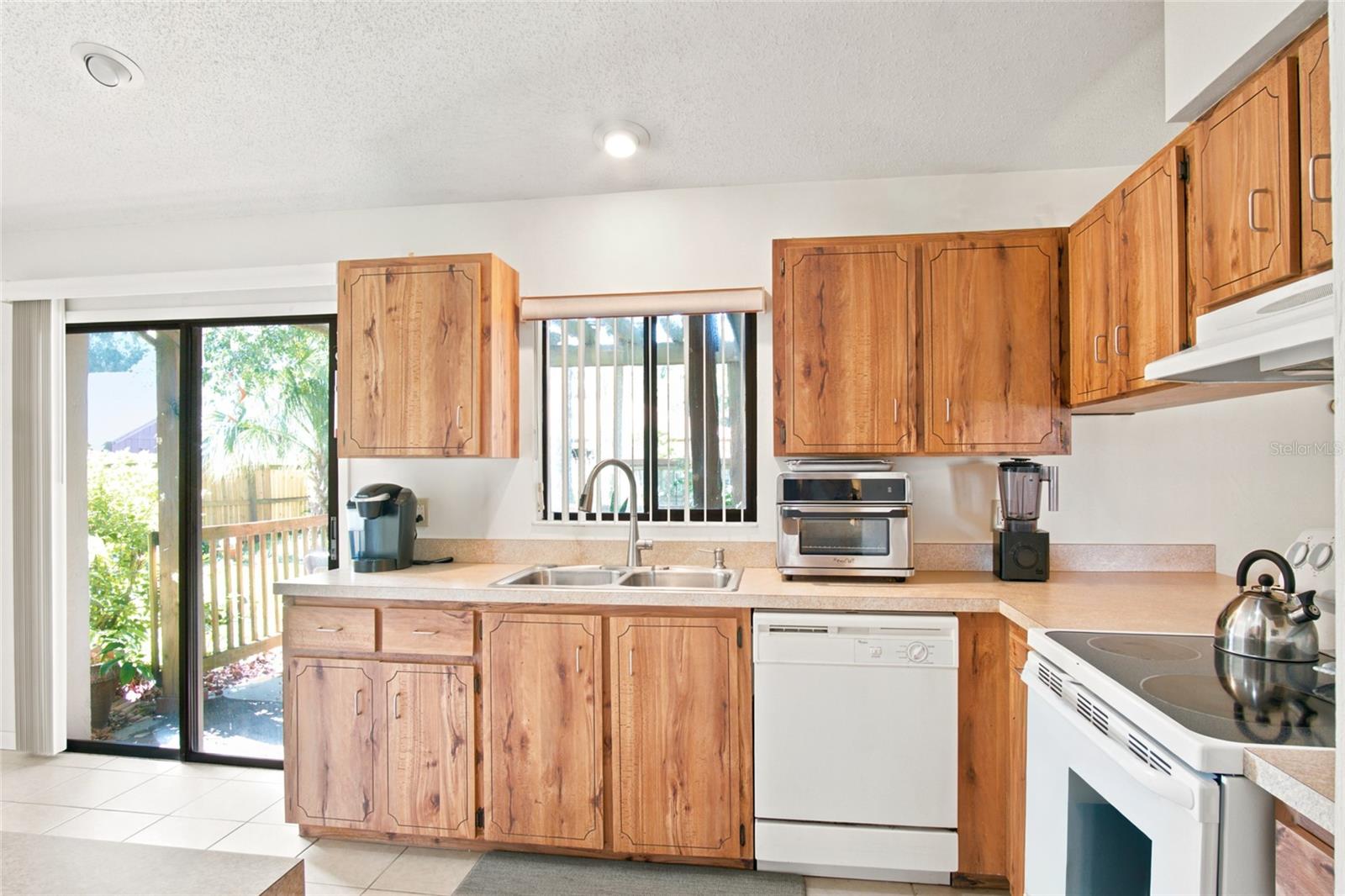 16 BLAKETOWN PL