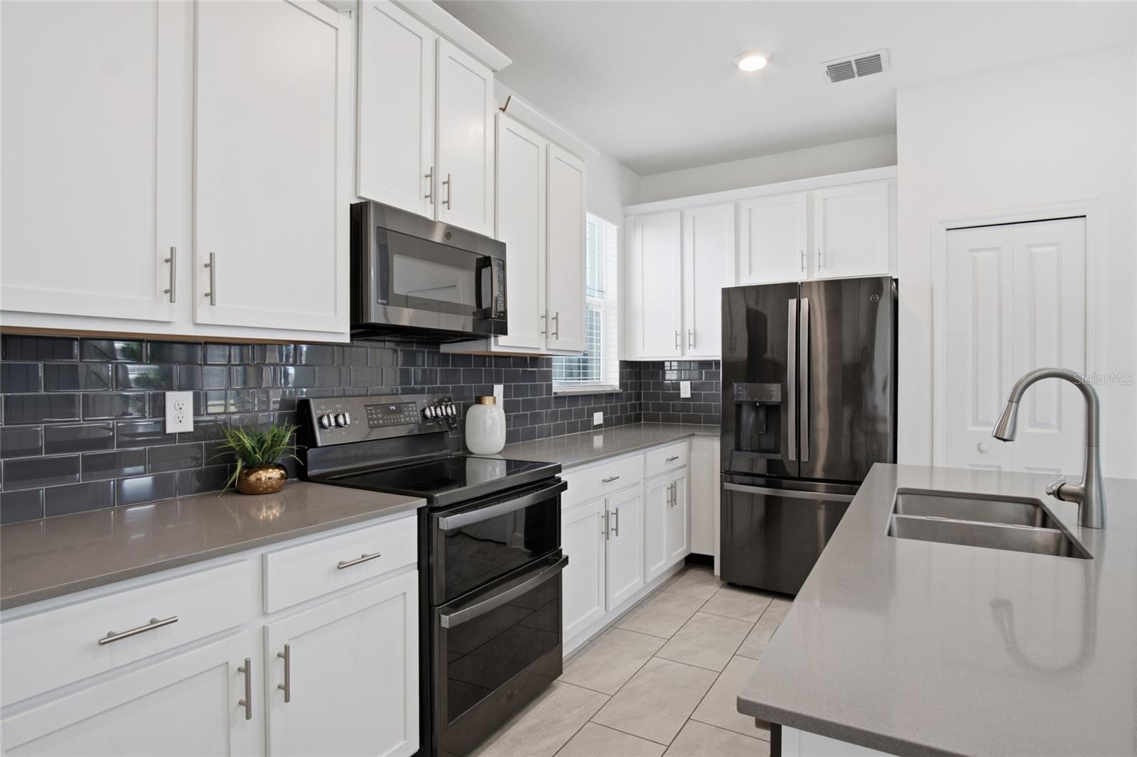 4274 PARAGRAPH DR