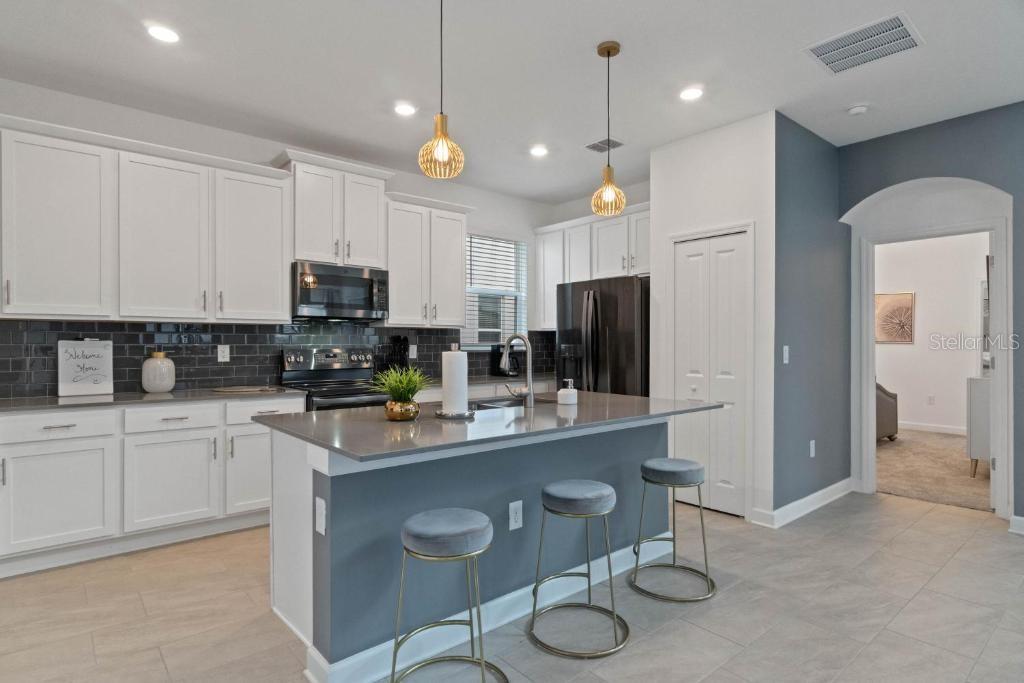 4274 PARAGRAPH DR