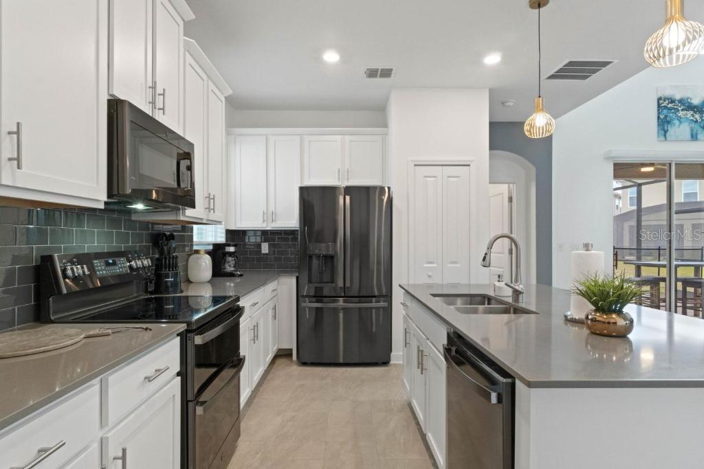 4274 PARAGRAPH DR
