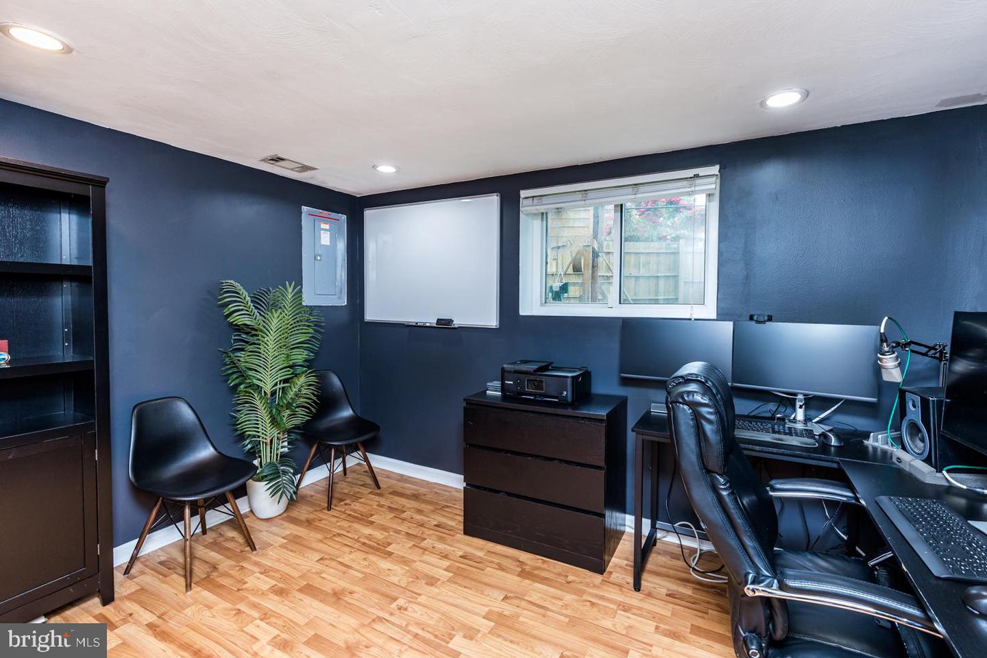 8912 Michelle Ln