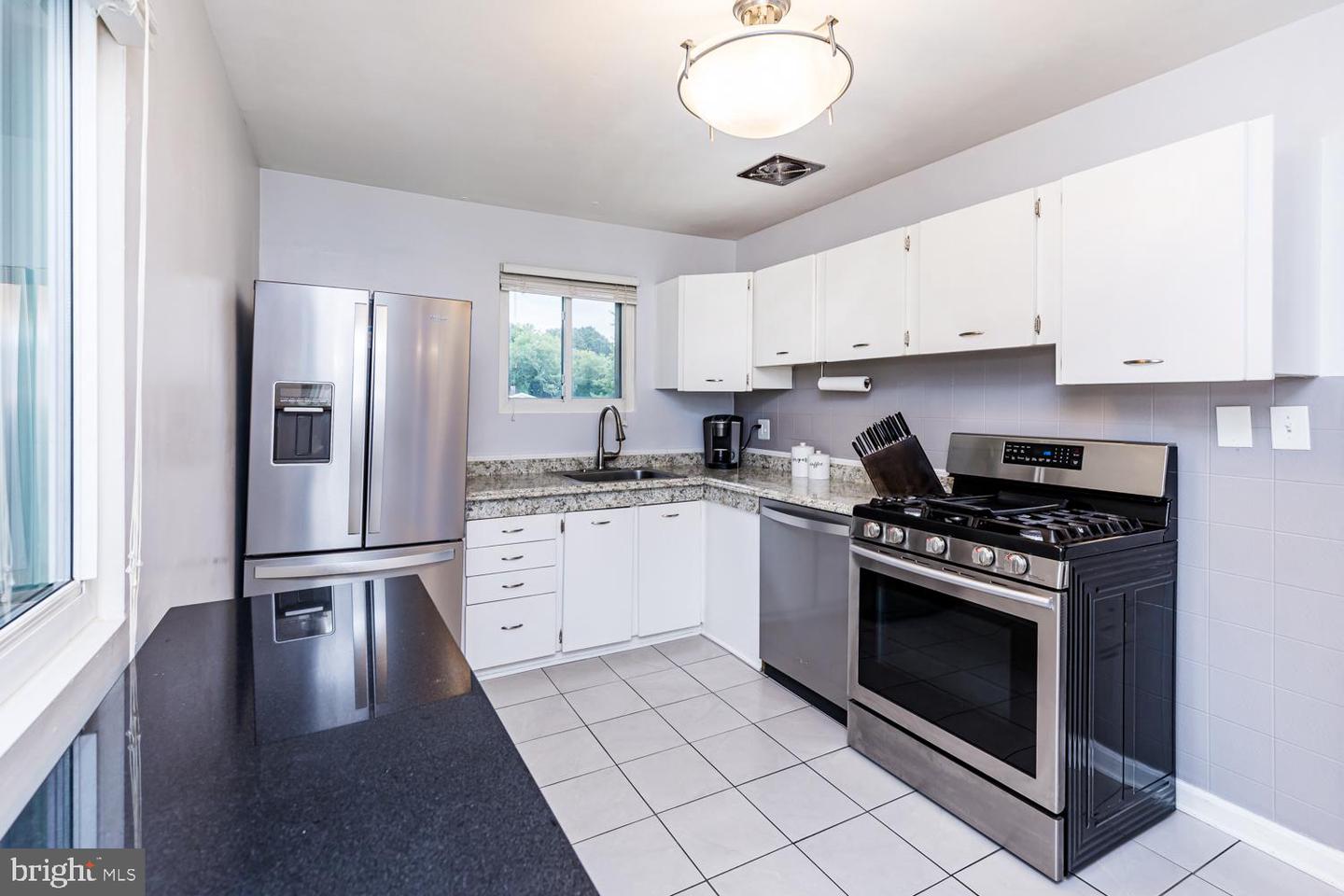 8912 Michelle Ln