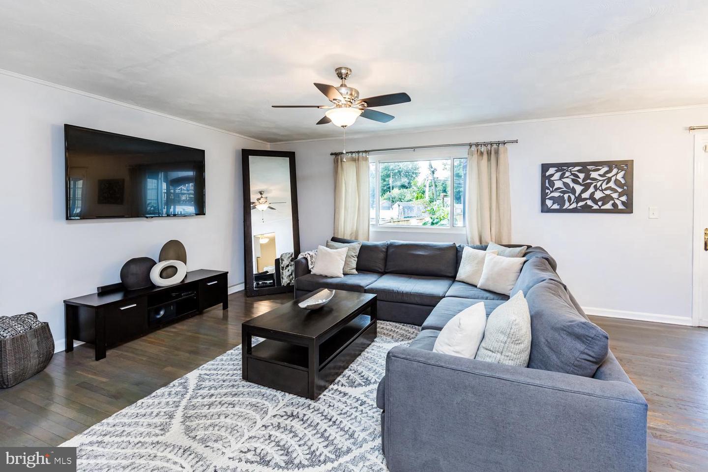 8912 Michelle Ln