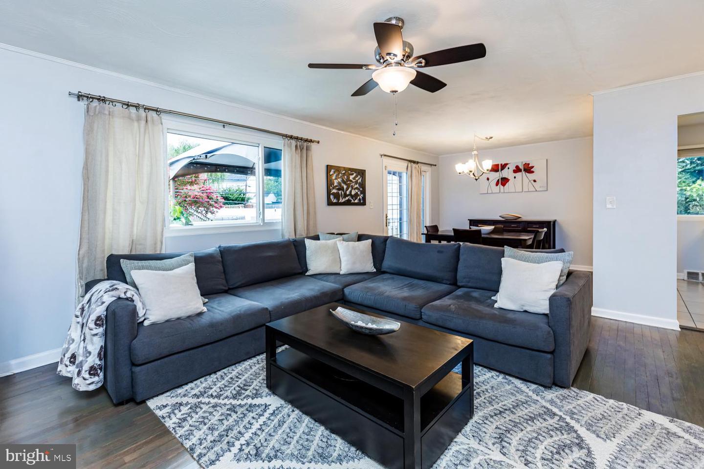 8912 Michelle Ln