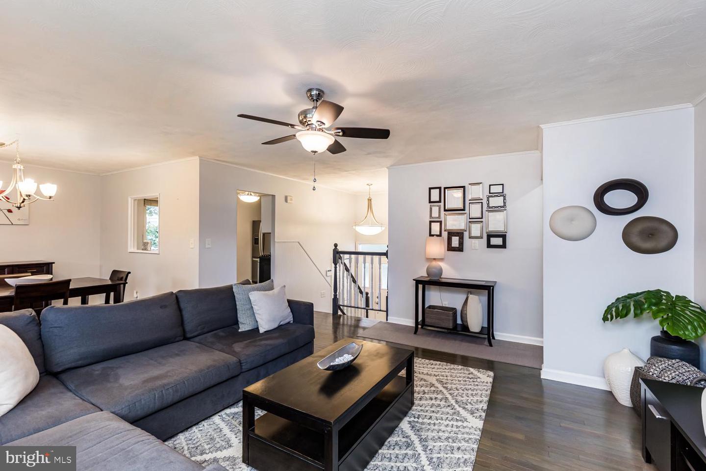 8912 Michelle Ln
