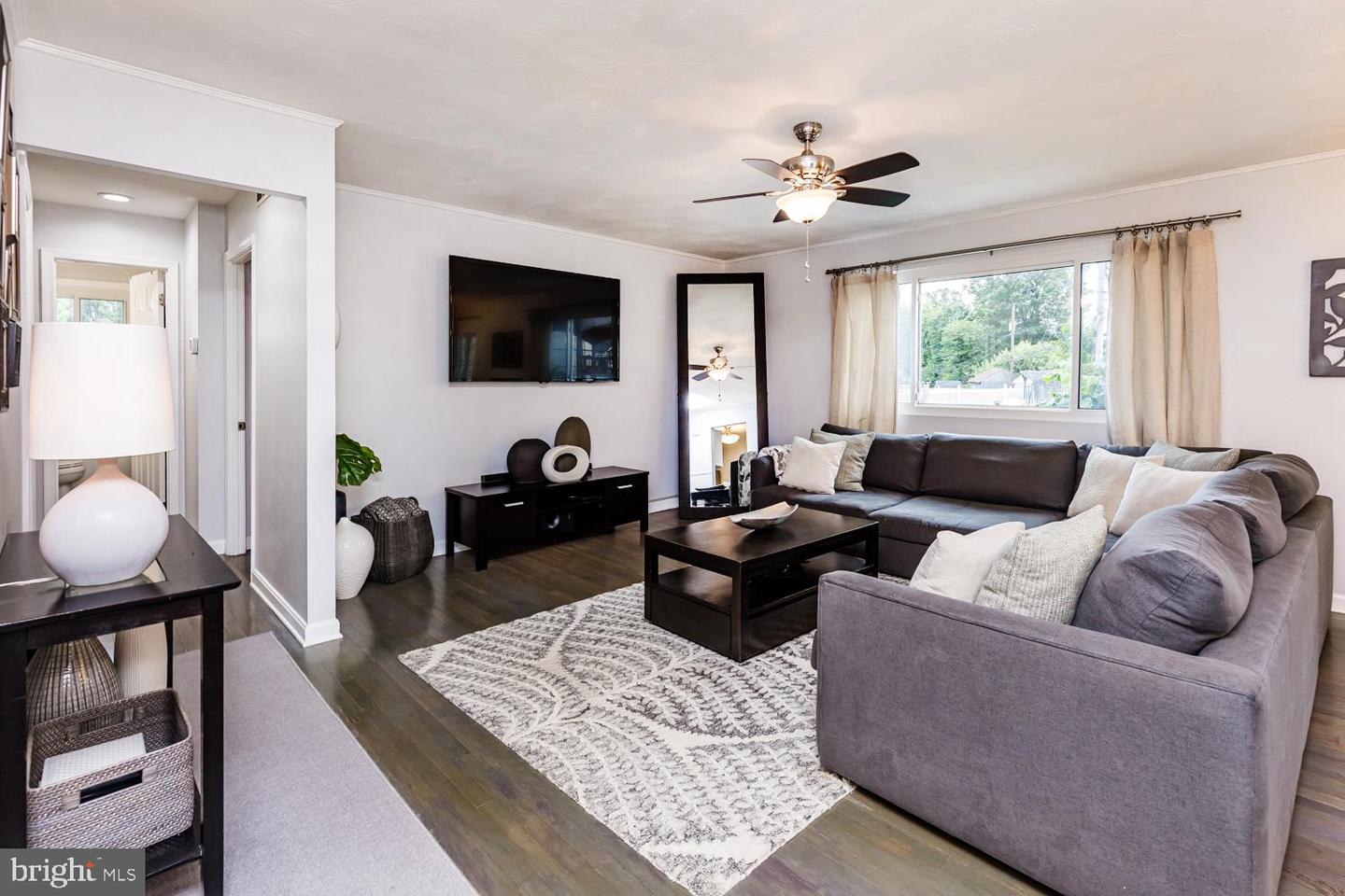 8912 Michelle Ln