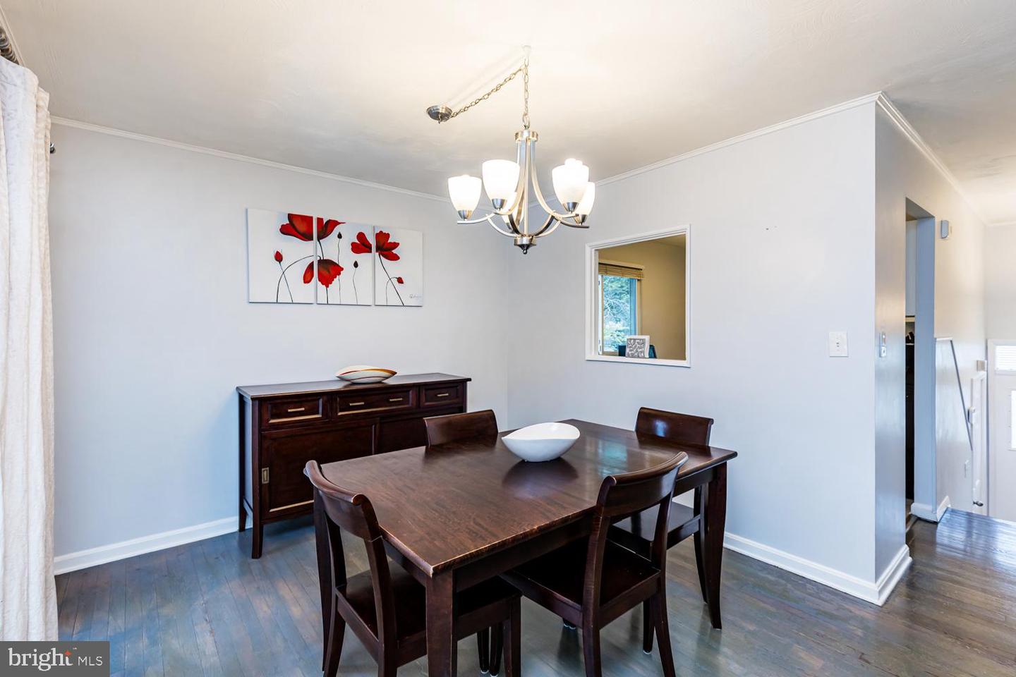 8912 Michelle Ln