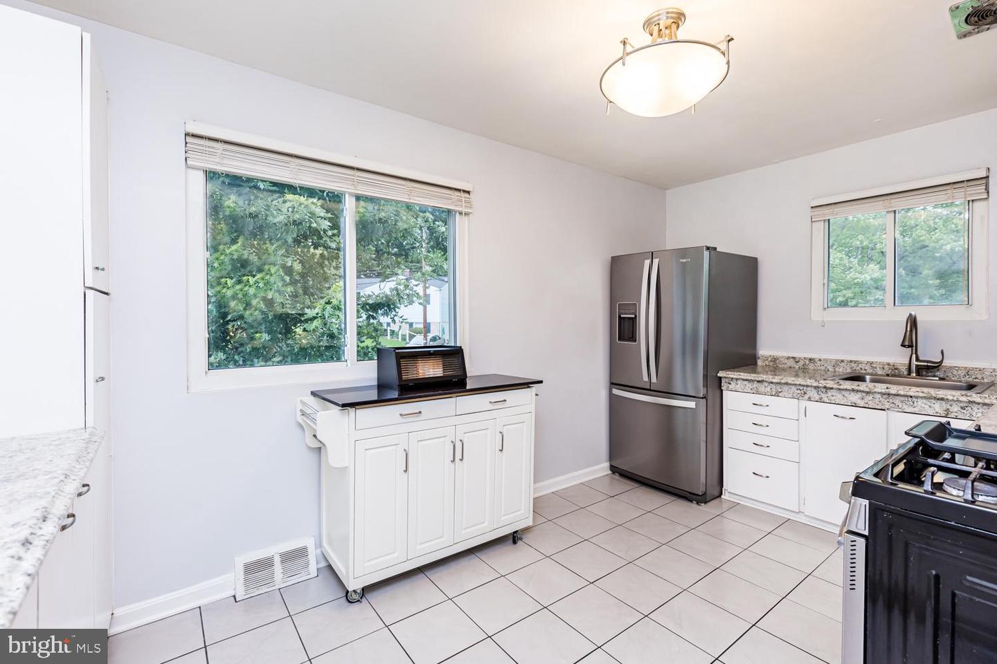 8912 Michelle Ln