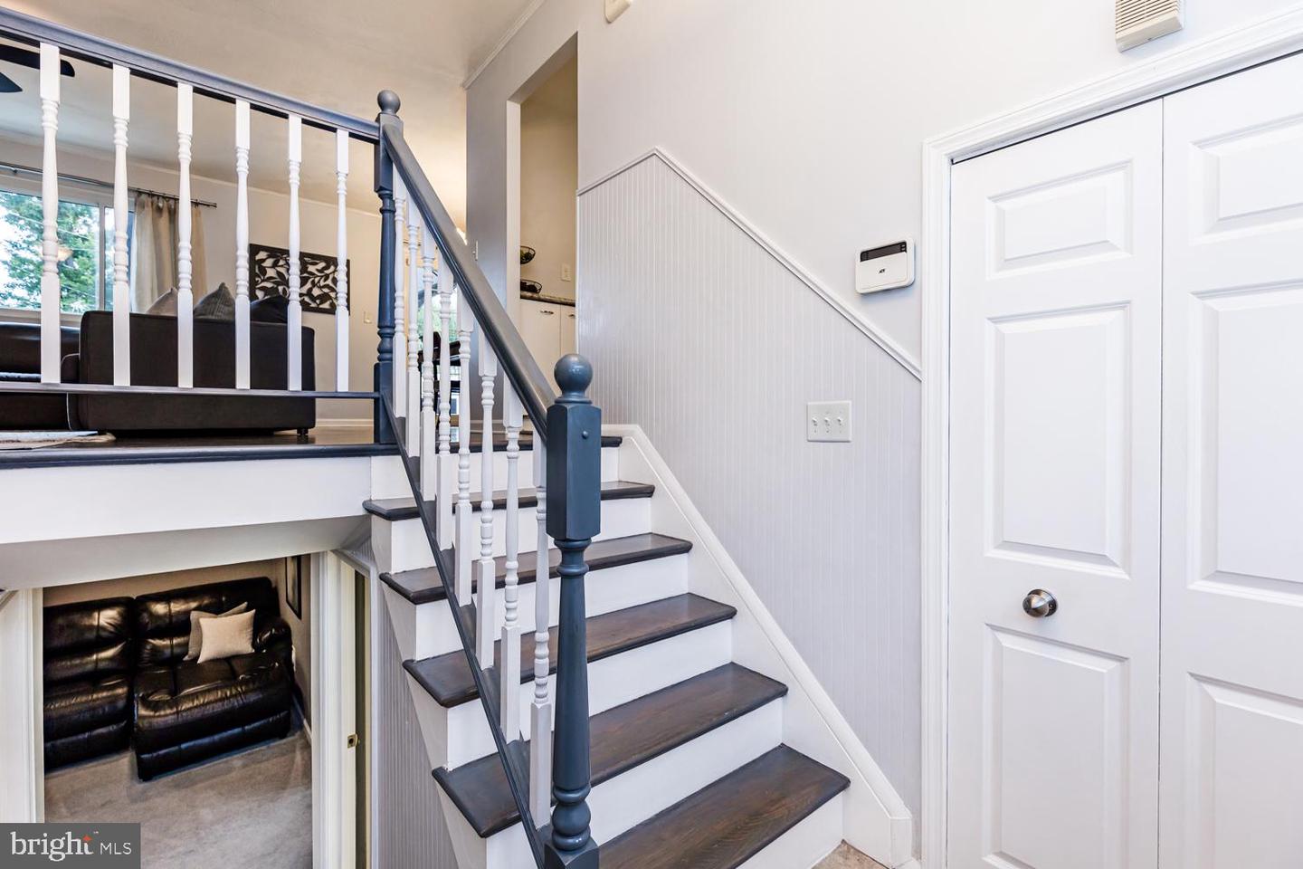 8912 Michelle Ln