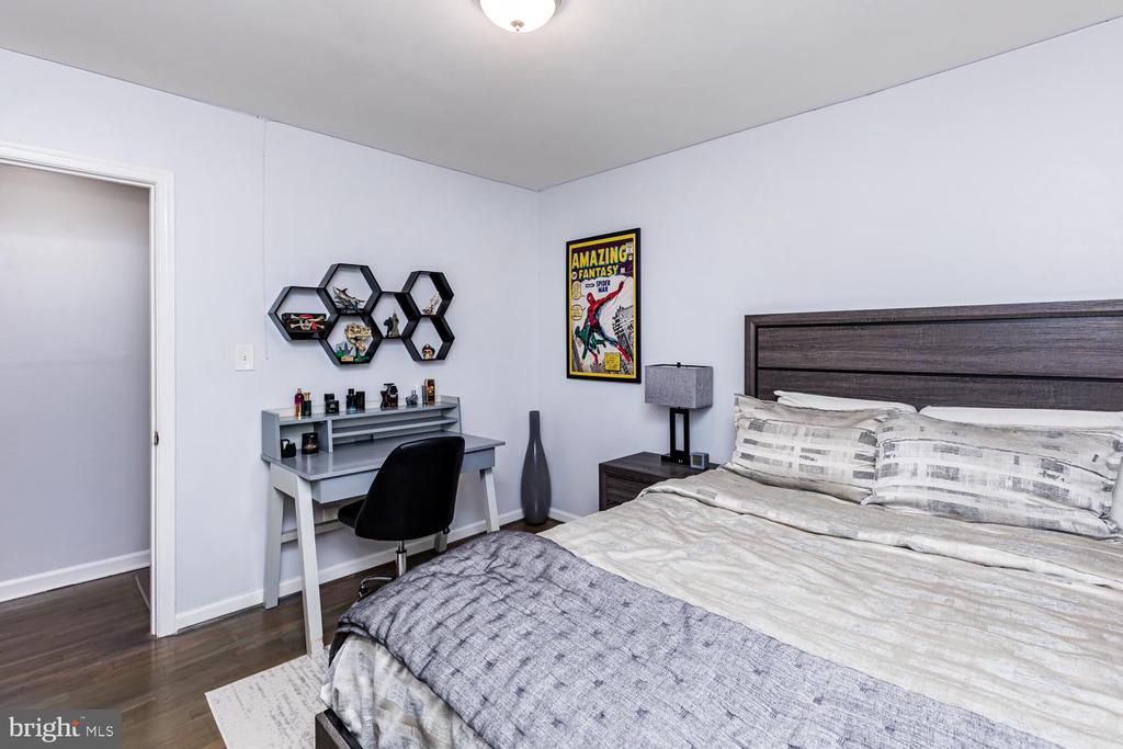 8912 Michelle Ln