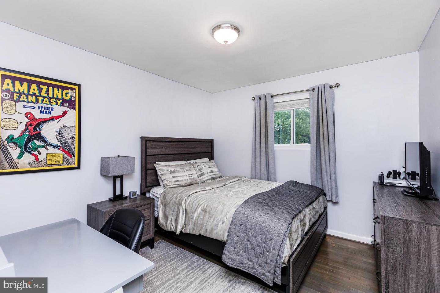 8912 Michelle Ln
