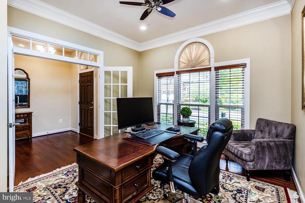 306 GRINDSTONE DRIVE