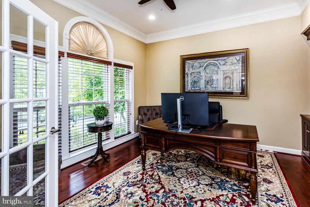 306 GRINDSTONE DRIVE
