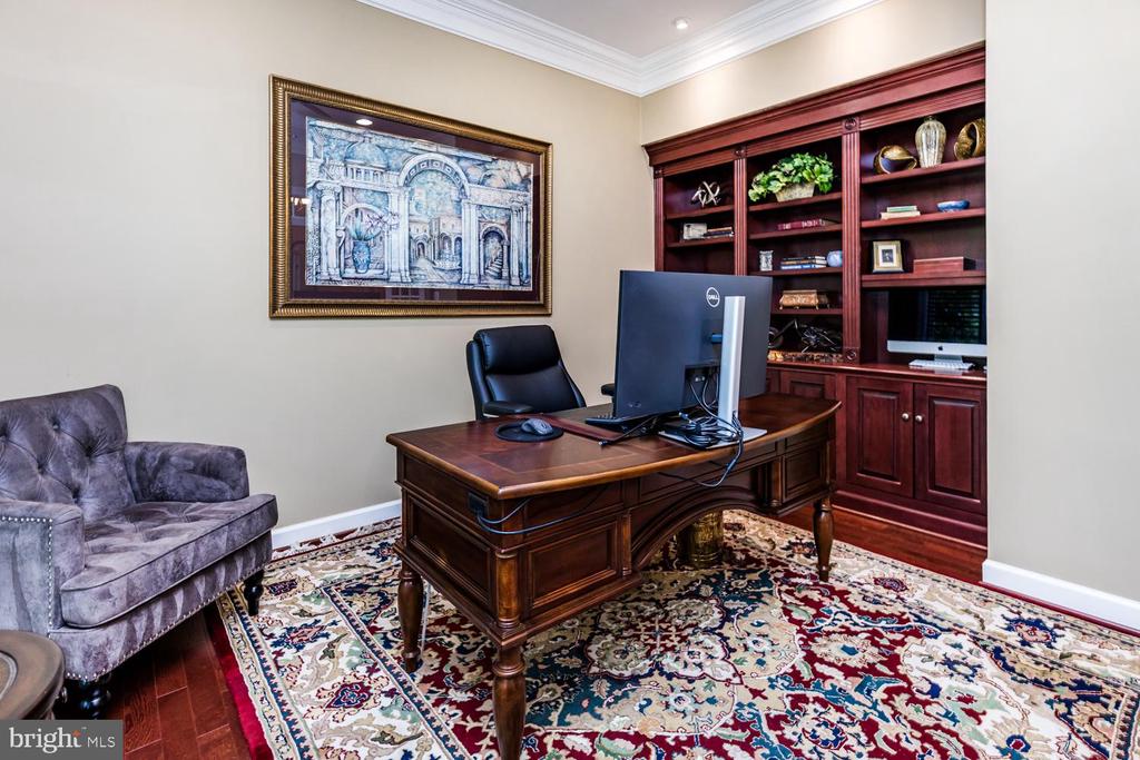 306 GRINDSTONE DRIVE