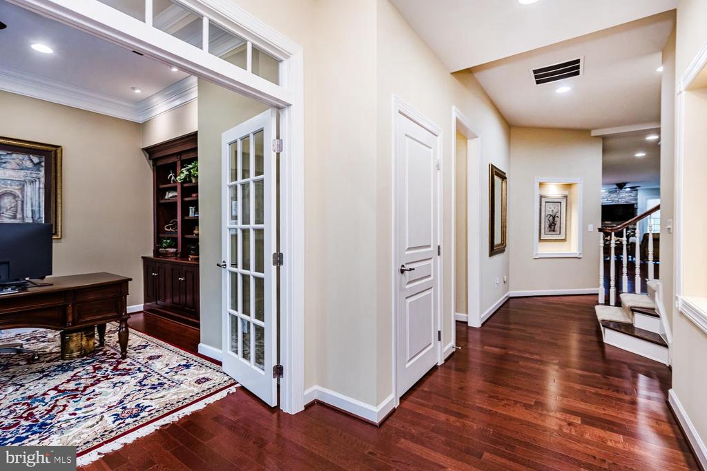 306 GRINDSTONE DRIVE