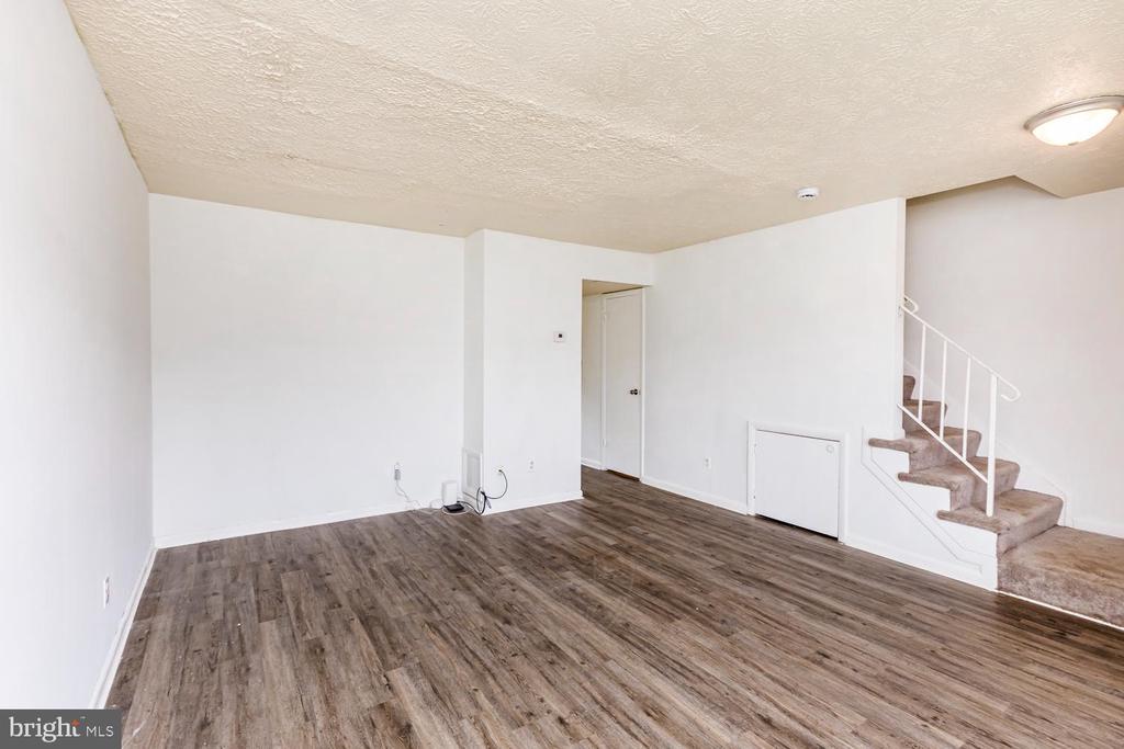 58 Chelmsford Ct