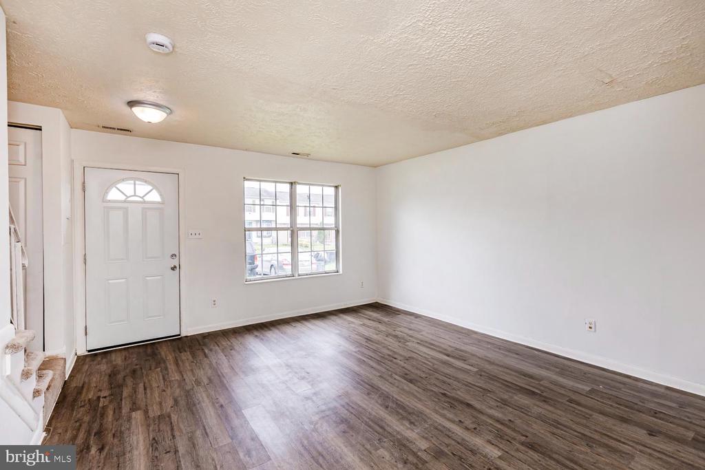 58 Chelmsford Ct