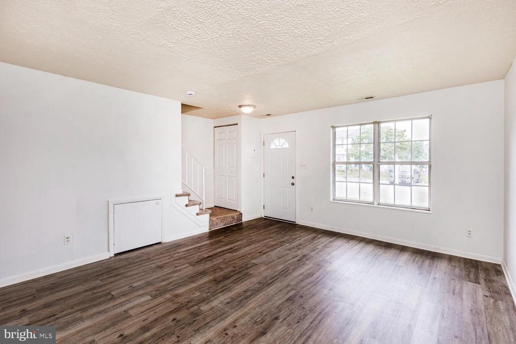 58 Chelmsford Ct