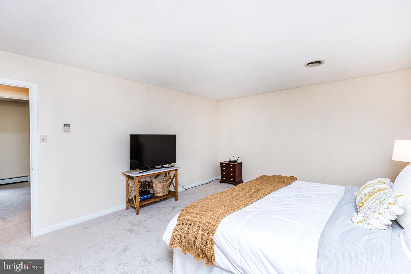 9675 Oak Hill Dr