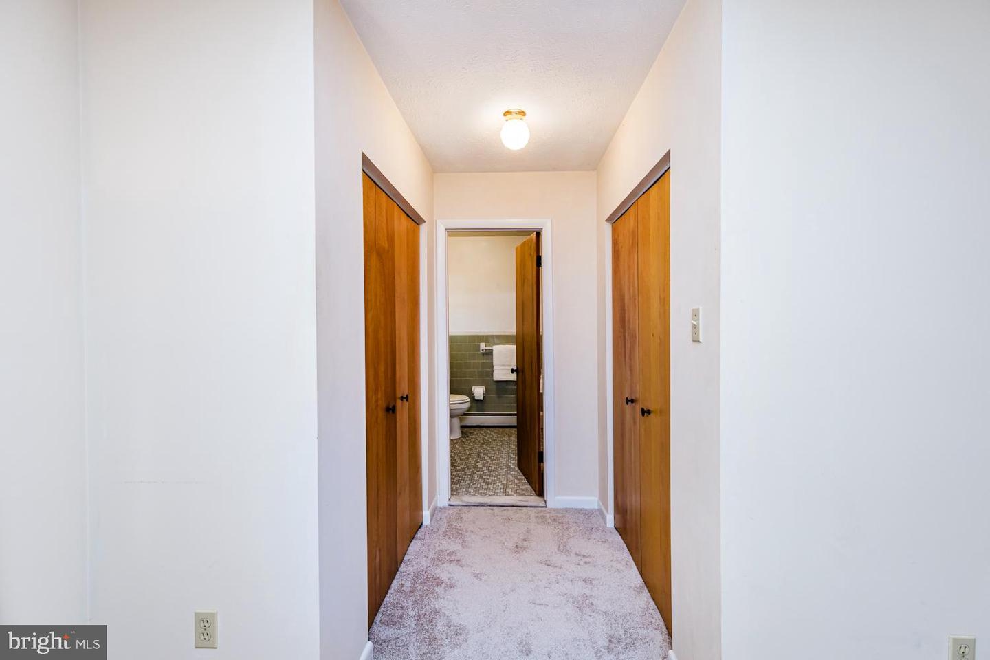 9675 Oak Hill Dr
