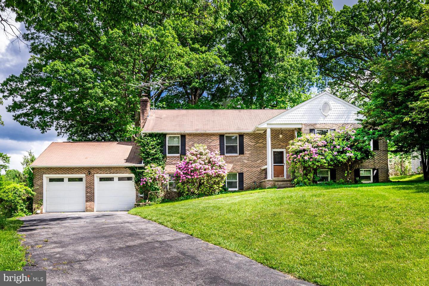 9675 Oak Hill Dr