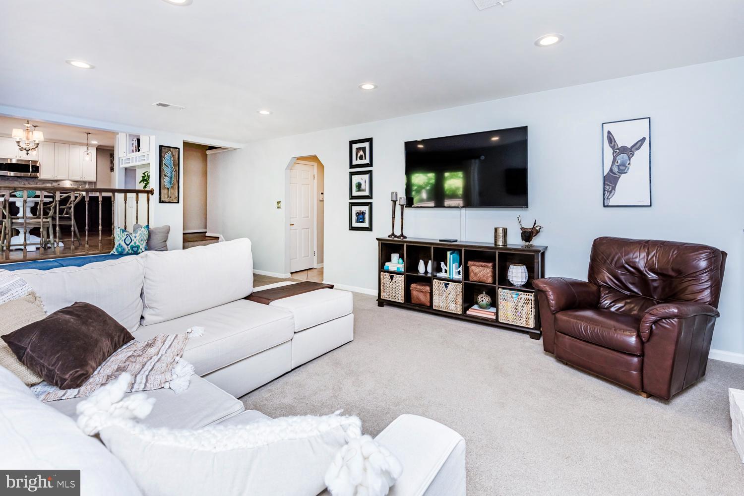 6094 SEBRING DRIVE