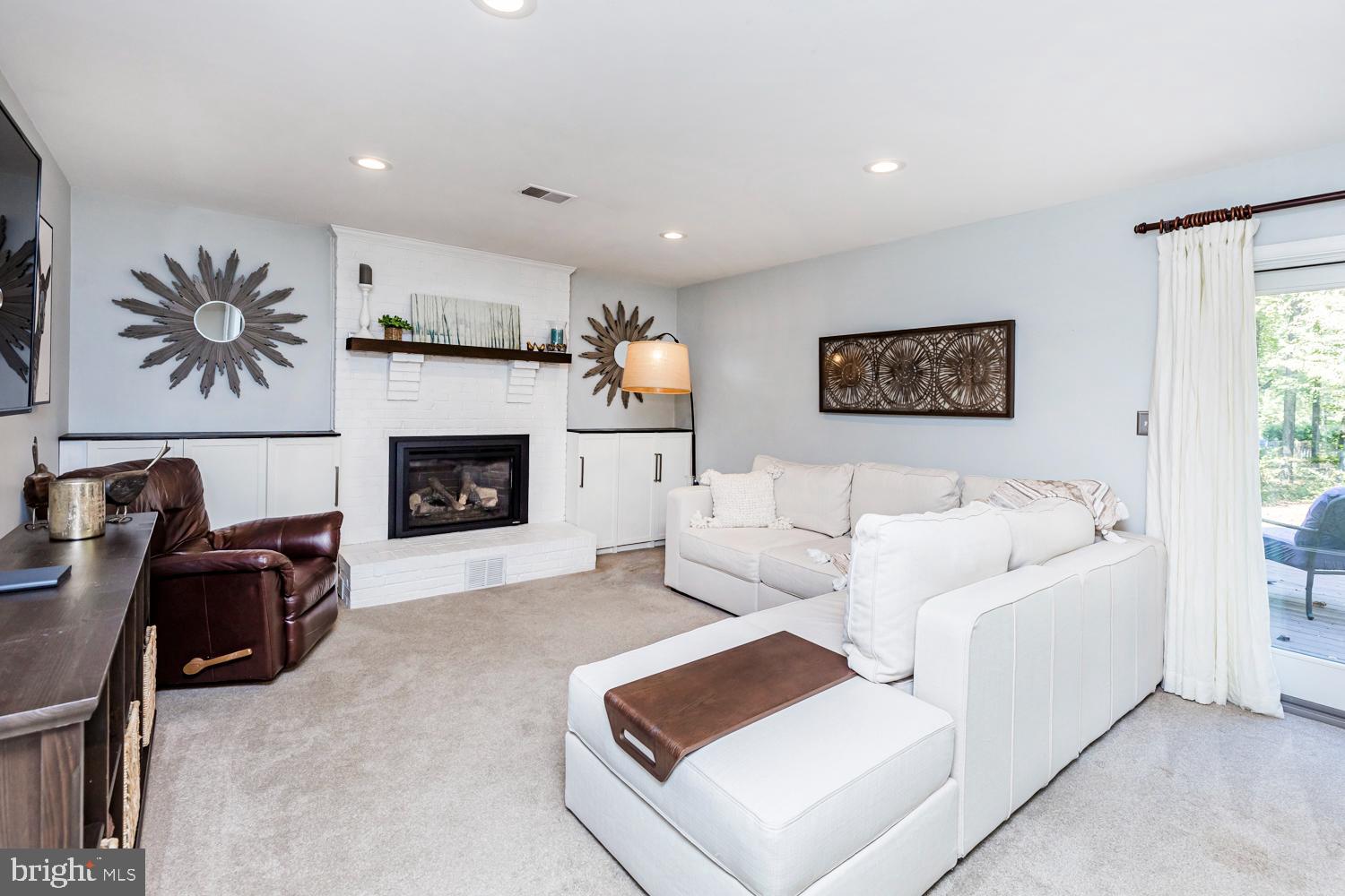 6094 SEBRING DRIVE