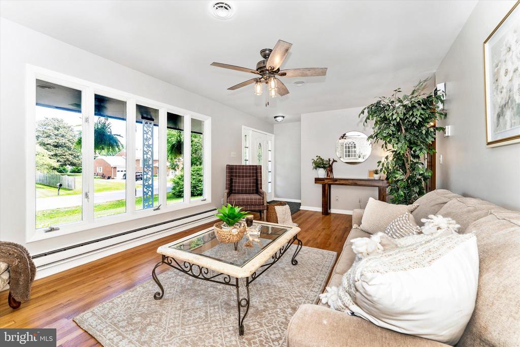 9708 FERNWOOD LANE