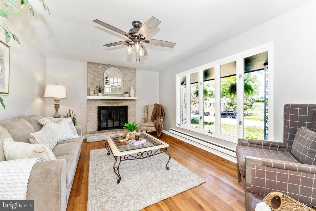 9708 FERNWOOD LANE