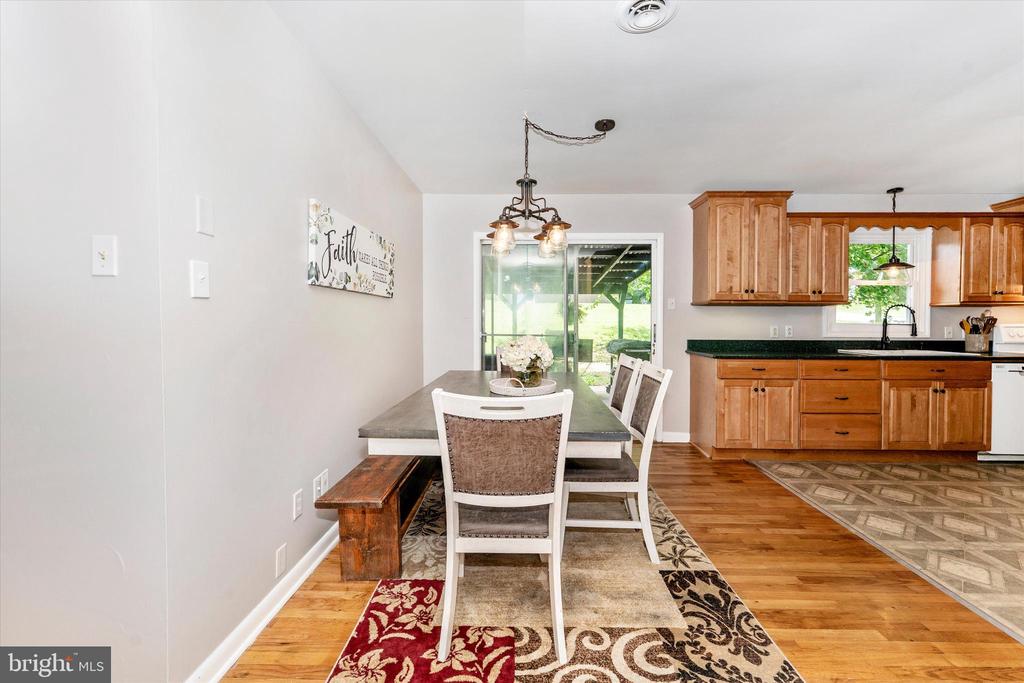 9708 FERNWOOD LANE