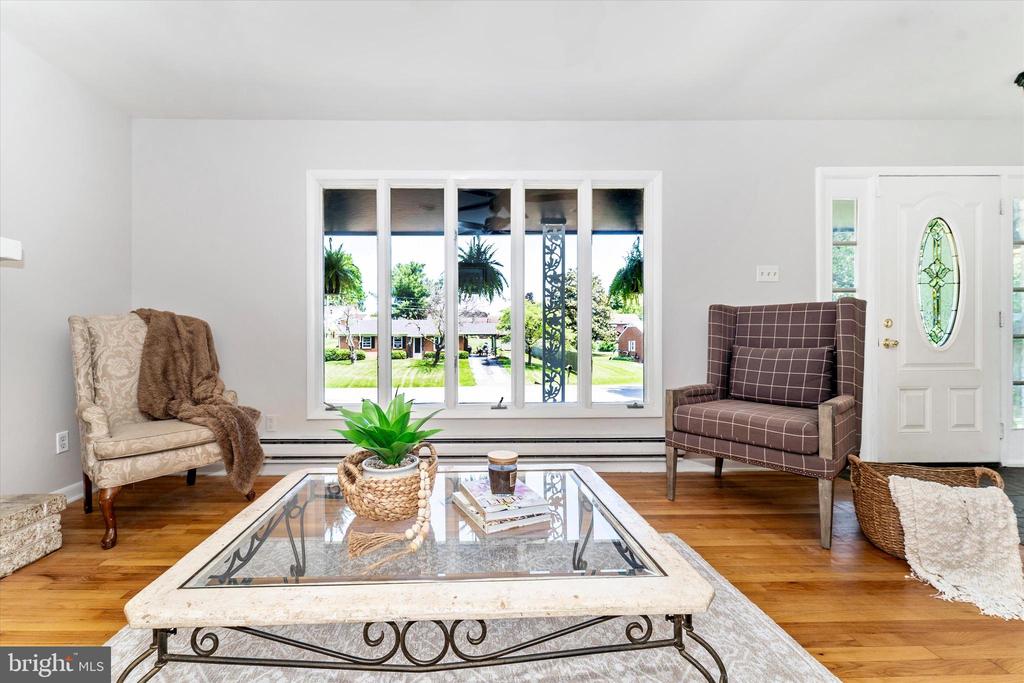 9708 FERNWOOD LANE