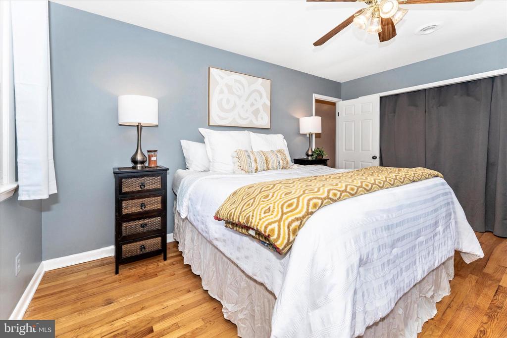 9708 FERNWOOD LANE